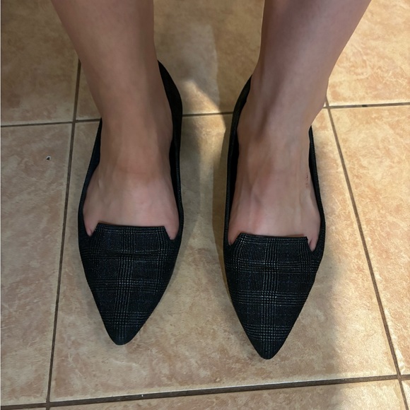 Stuart Weitzman Flat Shoes, Size 10 - Picture 4 of 6